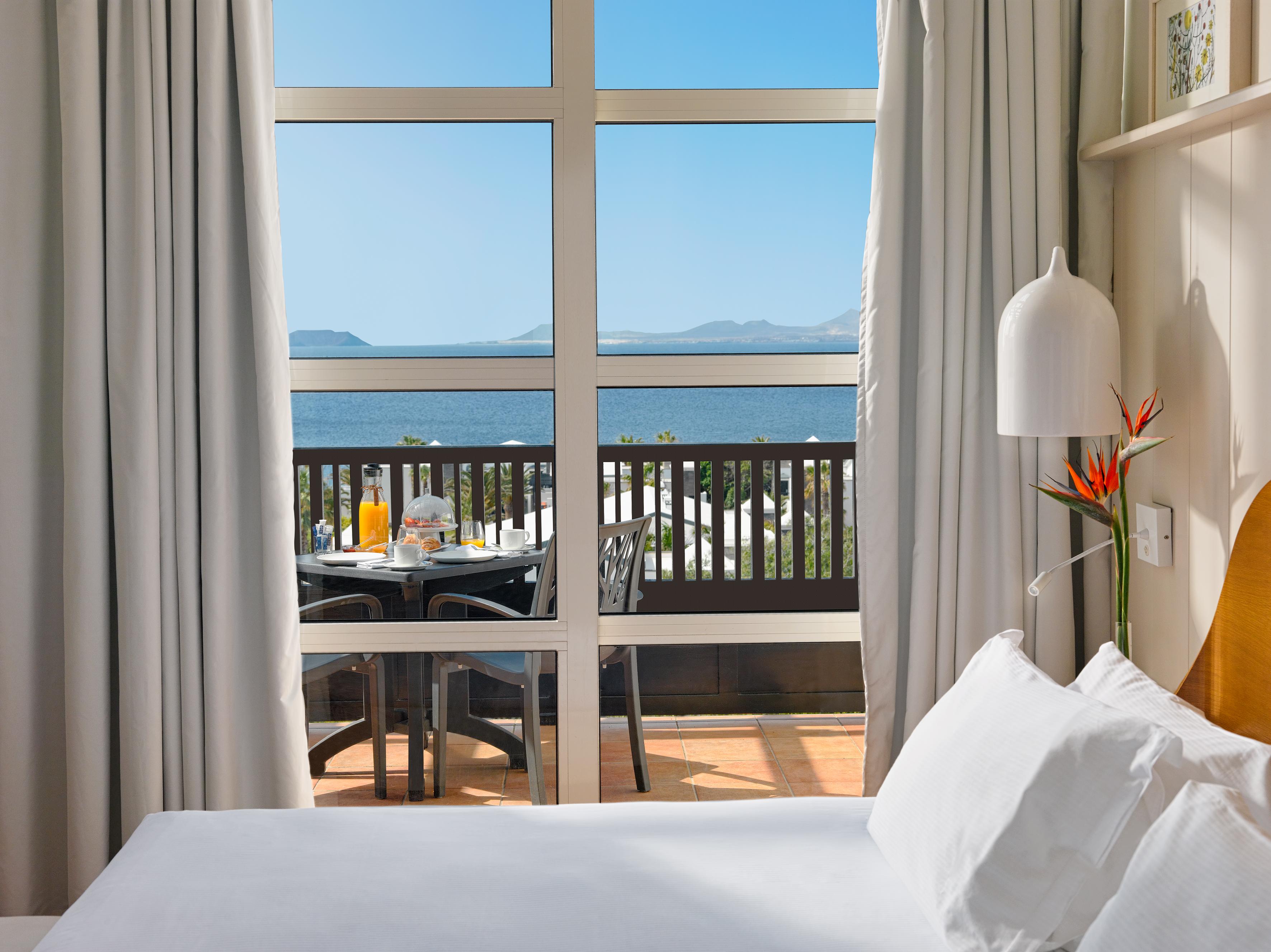 H10 Rubicon Horizons Collection (Adults Only) Hotel Playa Blanca  Kültér fotó A room at the hotel