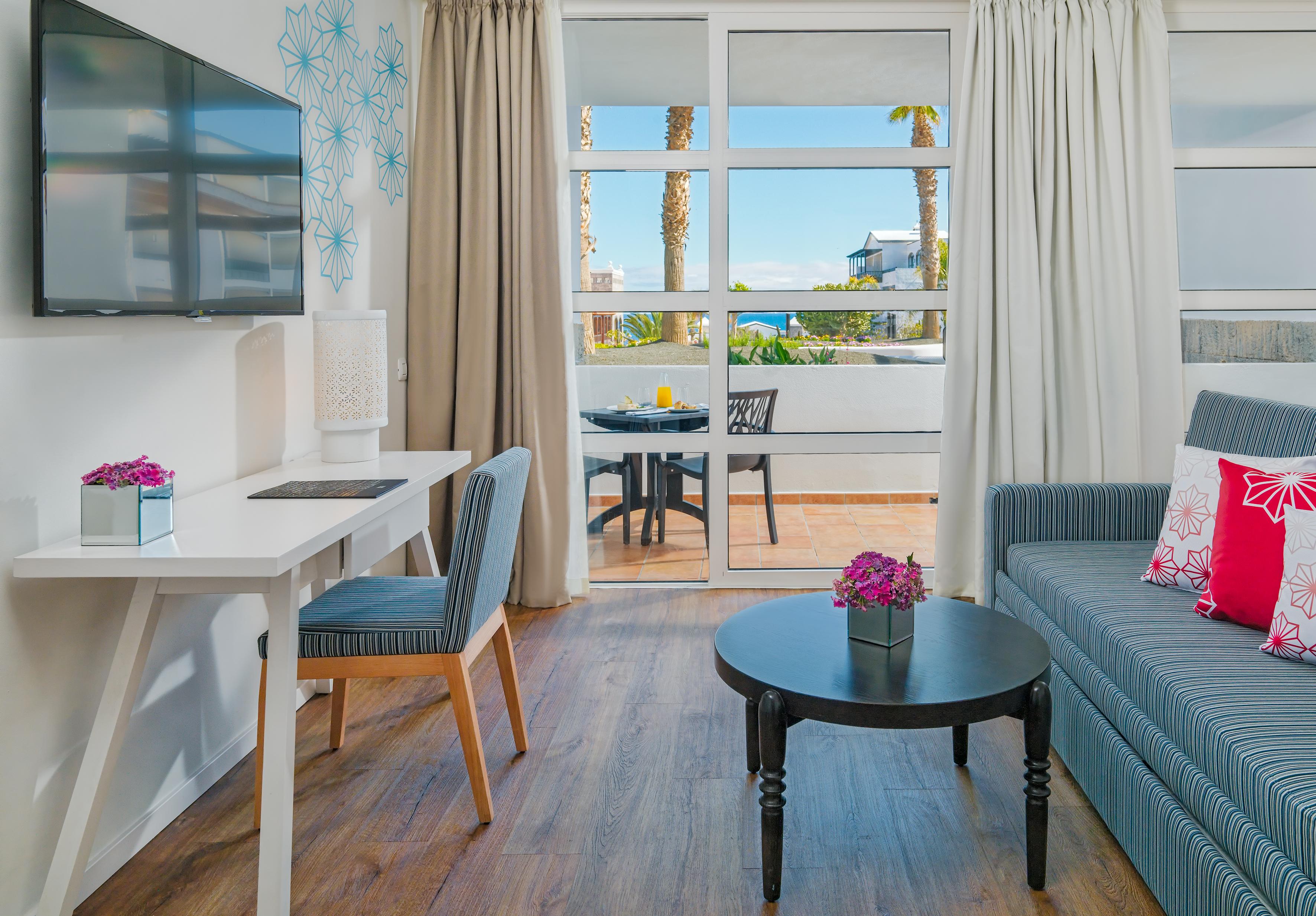 H10 Rubicon Horizons Collection (Adults Only) Hotel Playa Blanca  Kültér fotó A suite at the Hilton San Diego Bayfront